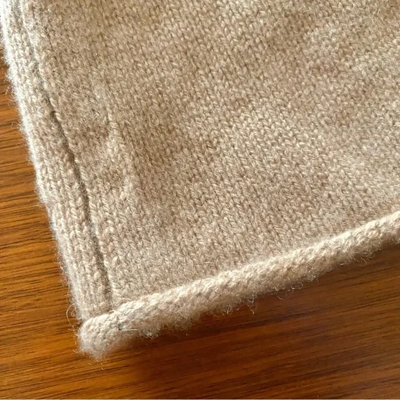 Aritzia Babaton Luxe Cashmere Kisho Beanie Heather Constant Camel - Picture 4 of 8